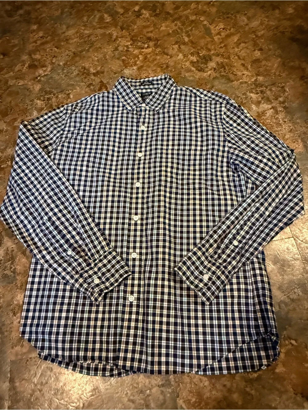 J. Crew Navy and White Check Button-Down Shirt Men's Size Large Slim Untucked